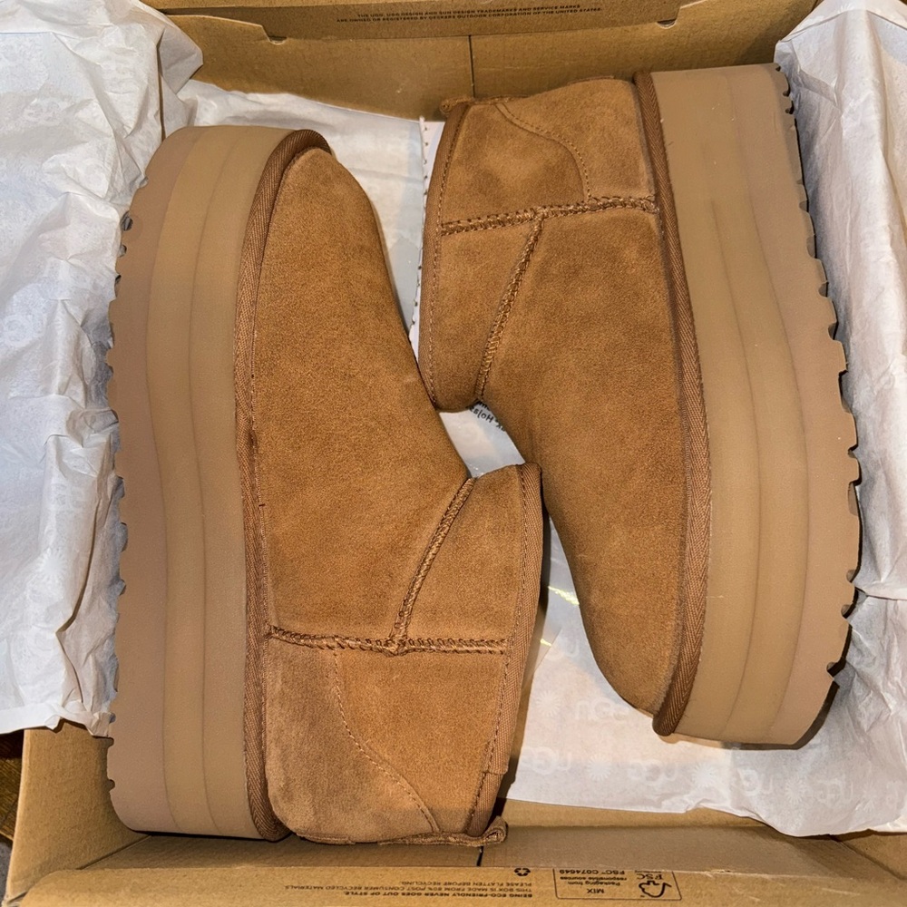 UGG Women's Classic Ultra Mini Platform Boot